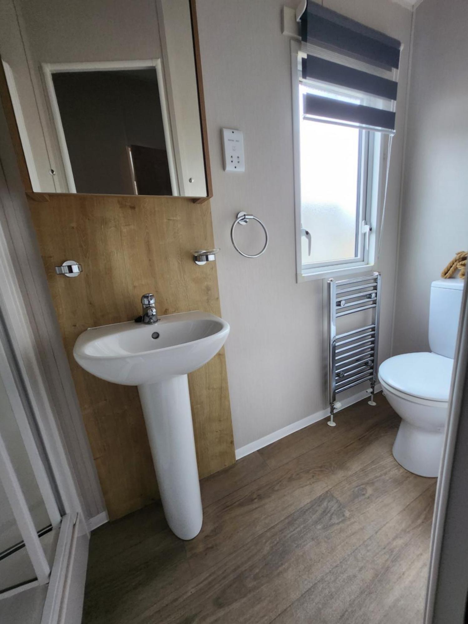 Dees Hot Tub Breaks At Tattershall Lakes Jet Ski 4 ภายนอก รูปภาพ